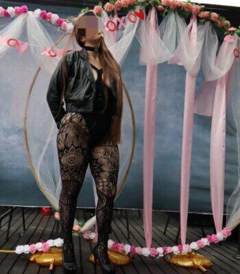 Emm, brunette, 30, escort at Paris in Lower Hutt, Wellington (photo 2)